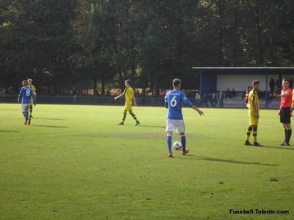 Lukas Ahrend  Lukas Ahrend